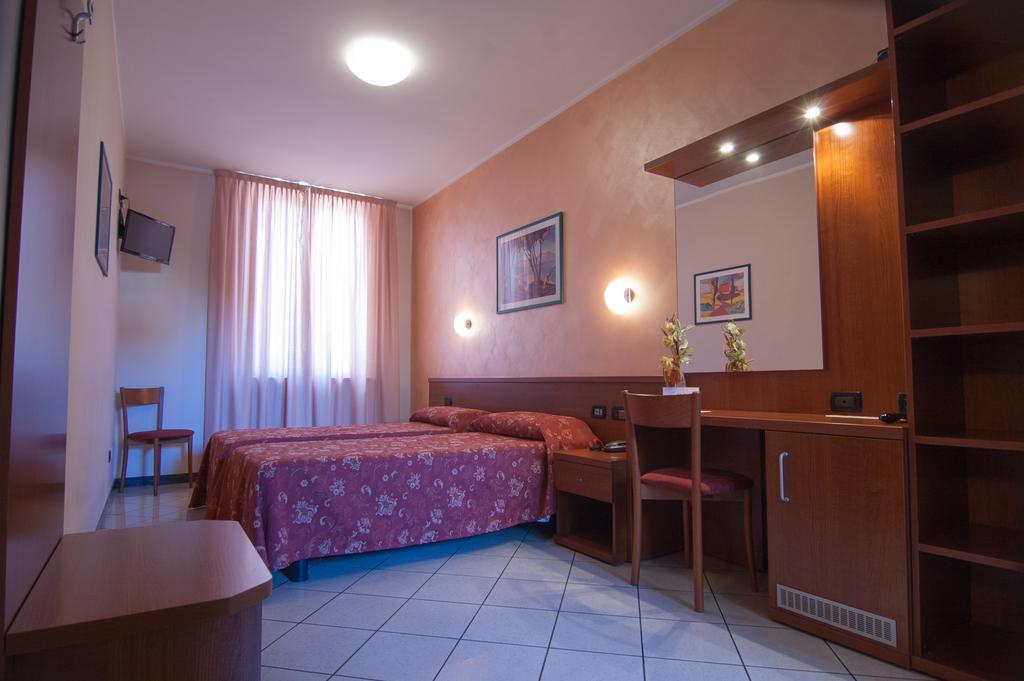 Hotel Stazione Livorno Exterior foto