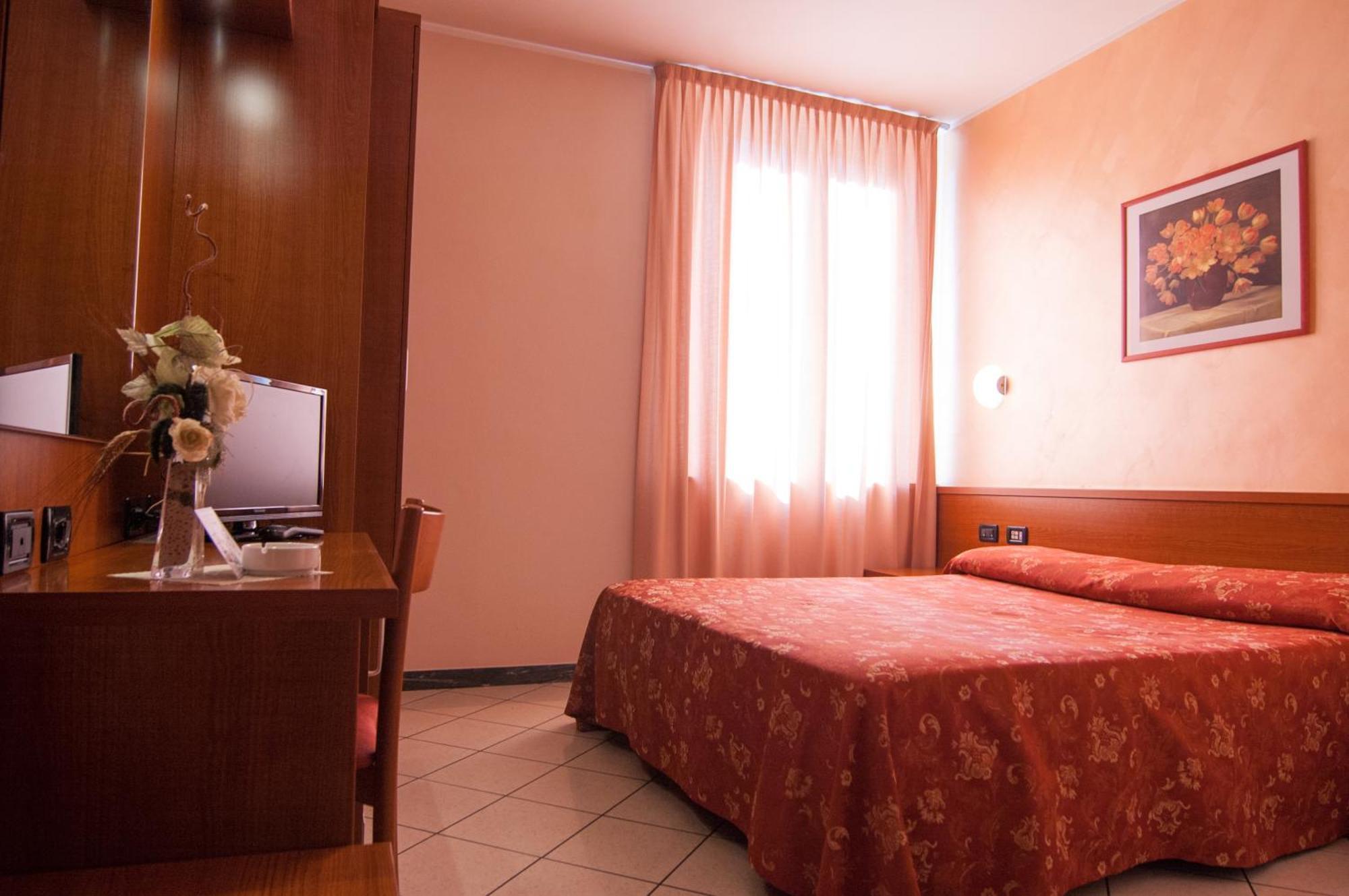 Hotel Stazione Livorno Quarto foto