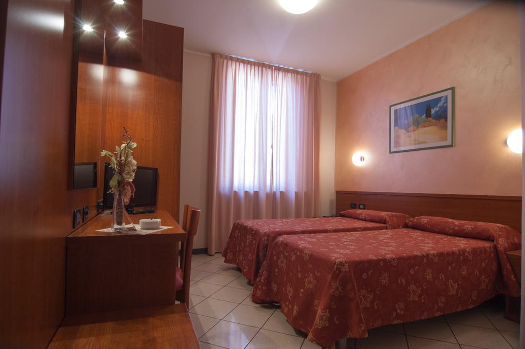 Hotel Stazione Livorno Exterior foto